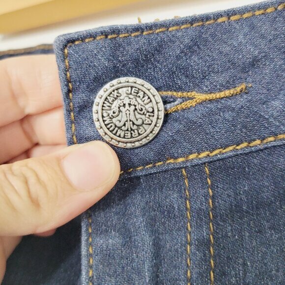 Wax Jean Women's Blue Cotton Pockets Flat Front High Rise Jean Short Size Small - Picture 5 of 12